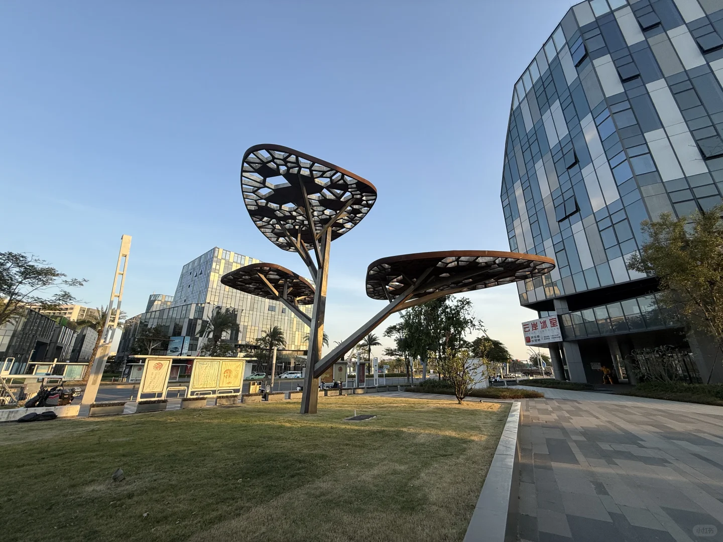 深圳宝安会展湾云岸｜地铁口精装办公室直租