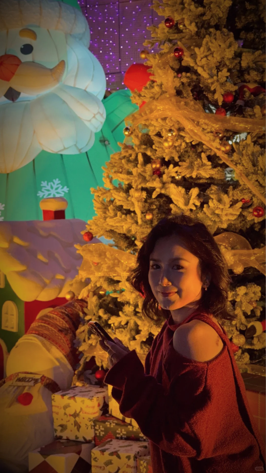 站在四海城夜晚的街角✨