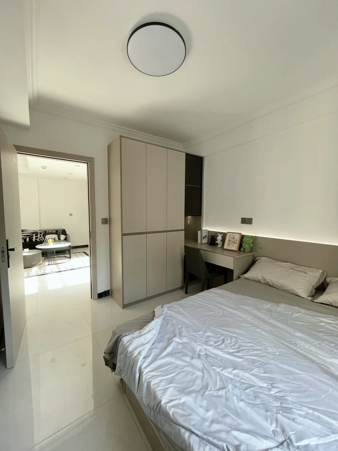 南宁租房 滨湖路🚇大一房一厅700 可短租