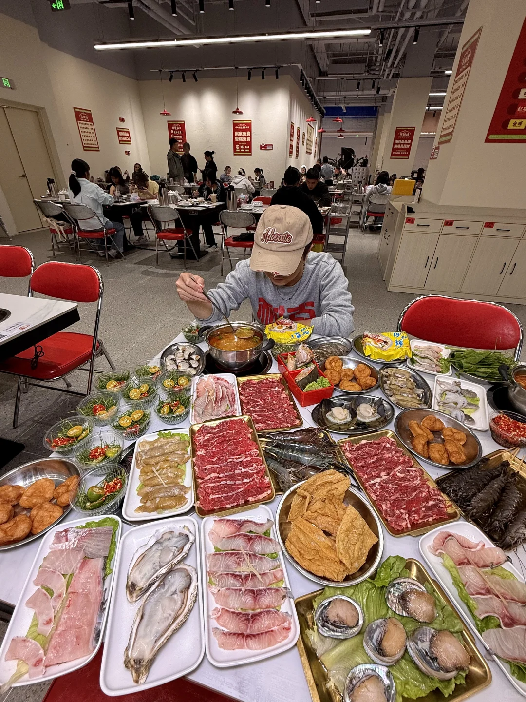 的确是南宁very便宜好吃的海鲜火锅 。。。