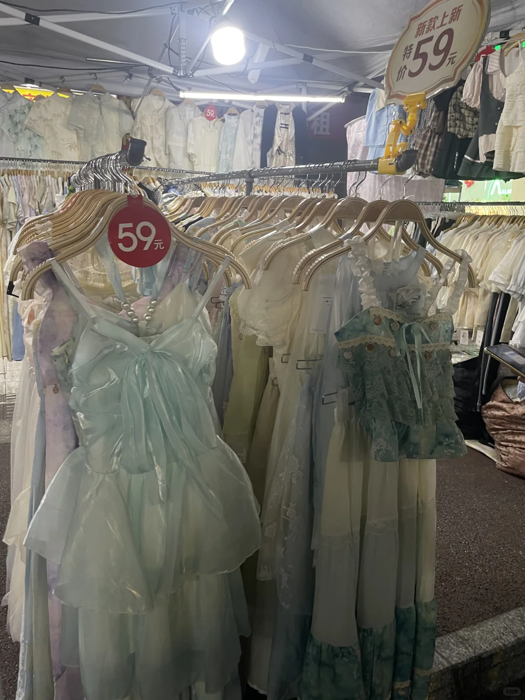 南宁｜超便宜的逛街地点！！（西关新天地）