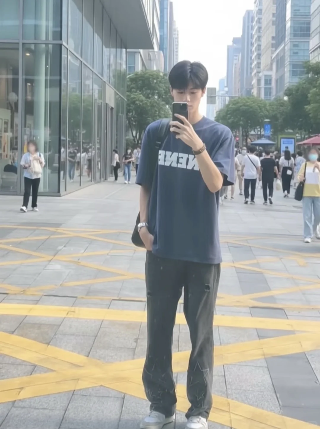 南宁 介意话少的嘛 但嘎嘎大方