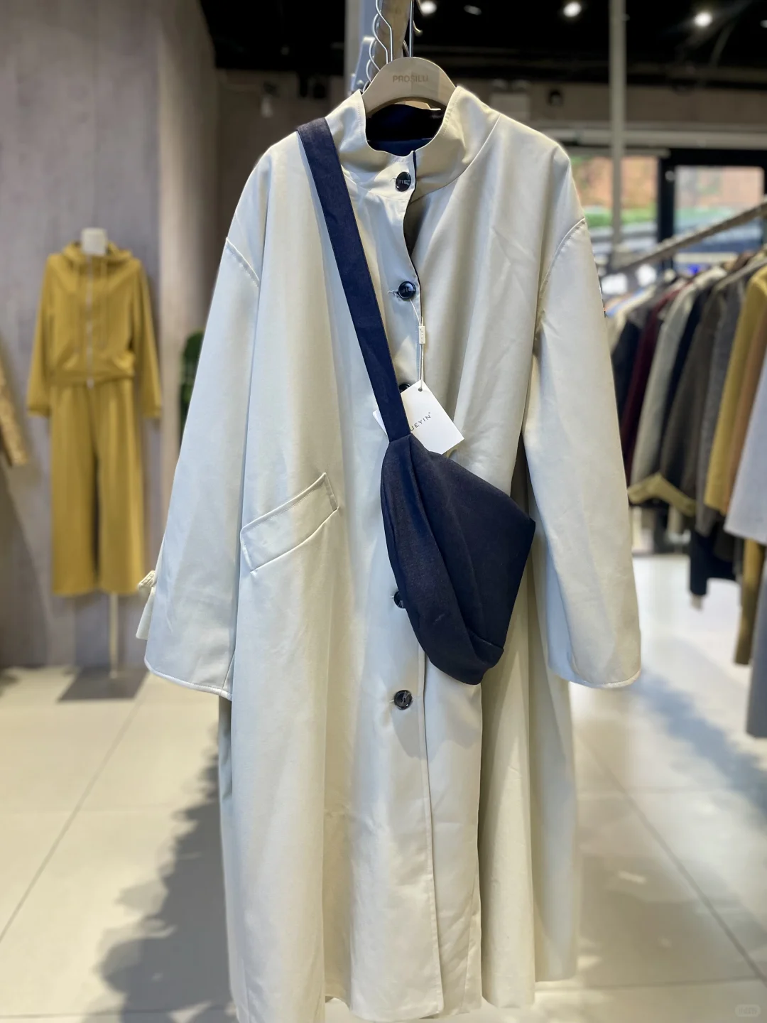 南宁｜这家店的羊毛大衣好好看…