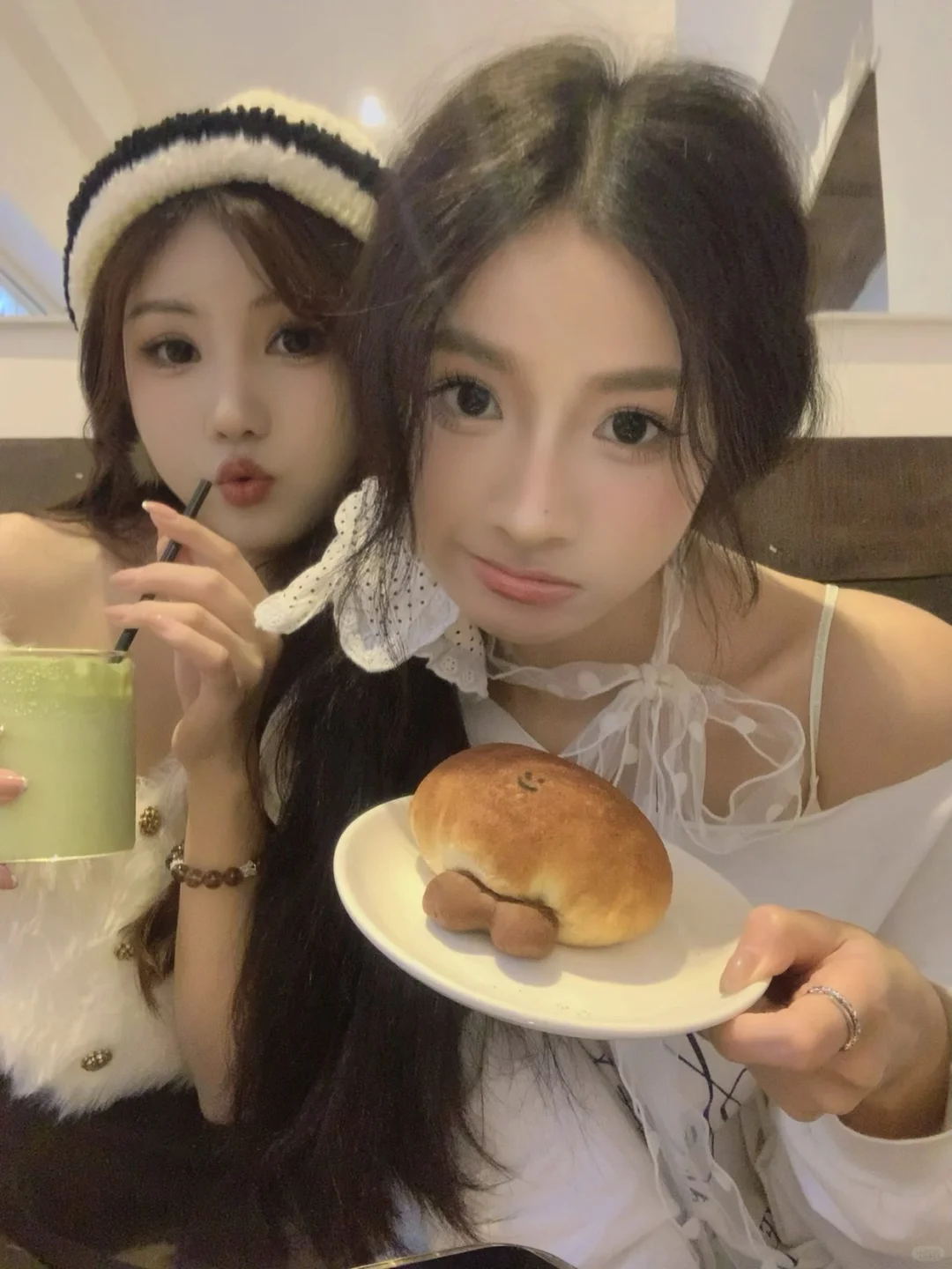 南宁新开的！韩里韩气的咖啡店好好拍🫧🐰🥯