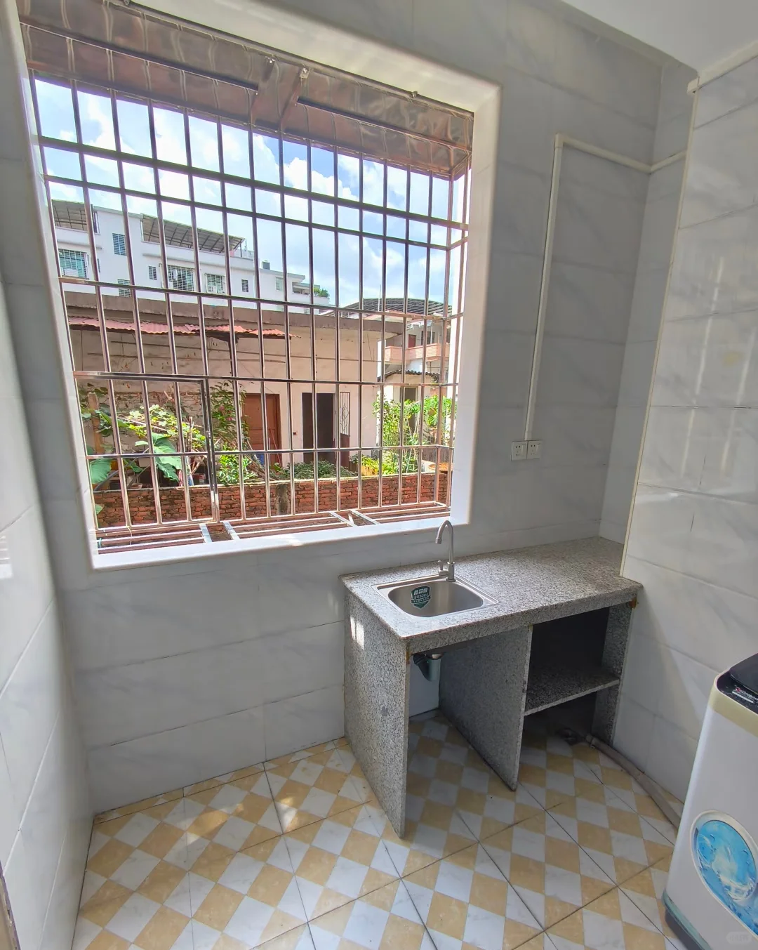 南宁租房，单间380起一房一厅650起！