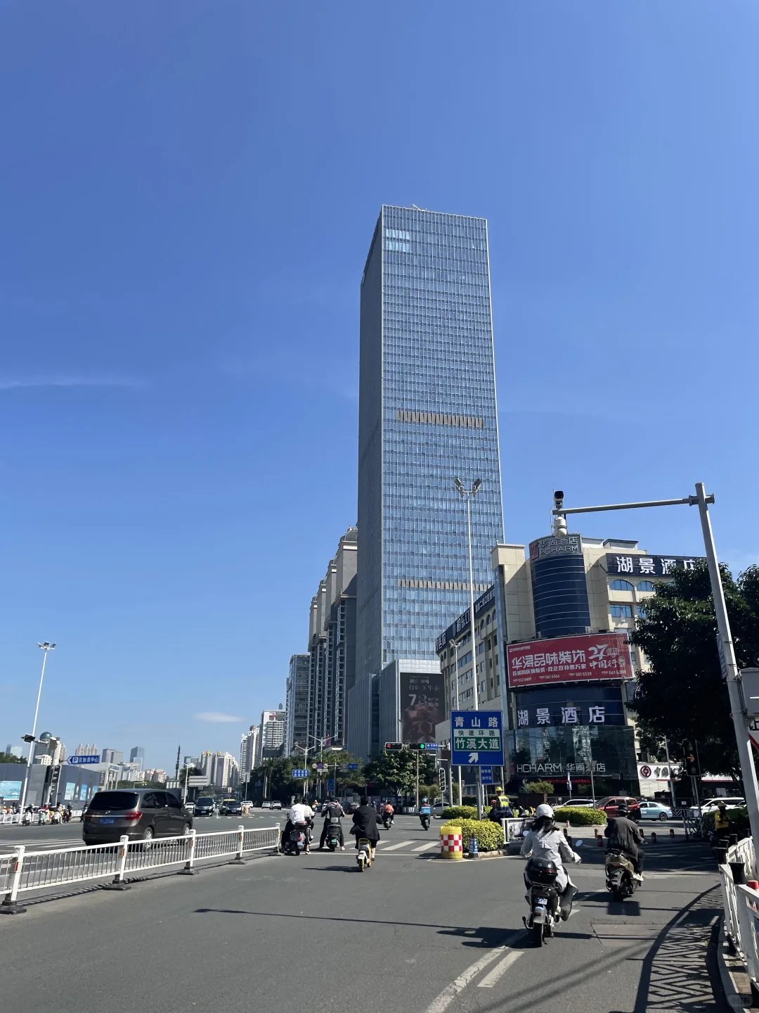 广西南宁本地11月14日天气和穿搭如图