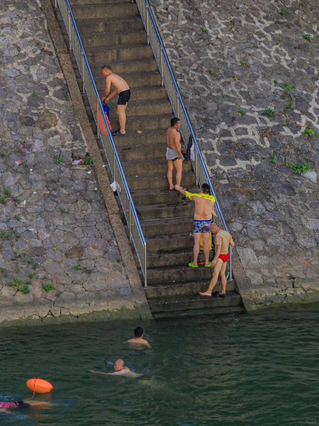 南宁本地人的松弛感在邕江这一刻具像化～