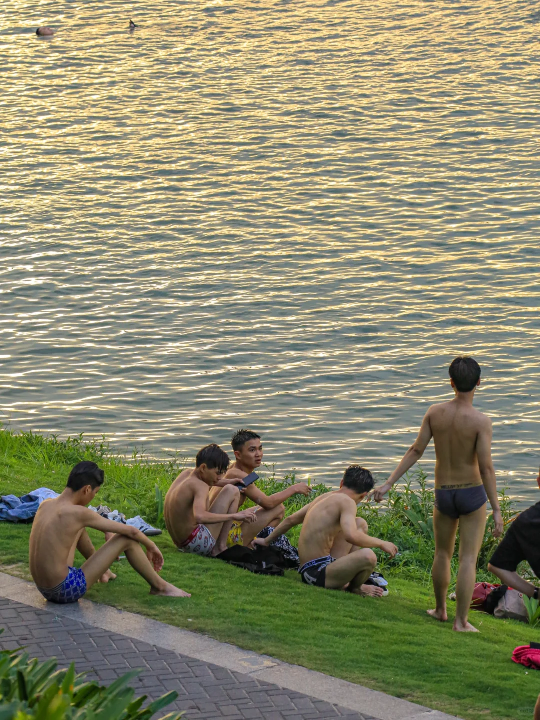 南宁本地人的松弛感在邕江这一刻具像化～