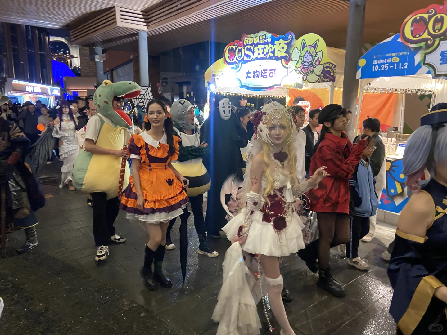 南宁民歌湖COS狂欢夜太绝了🎃