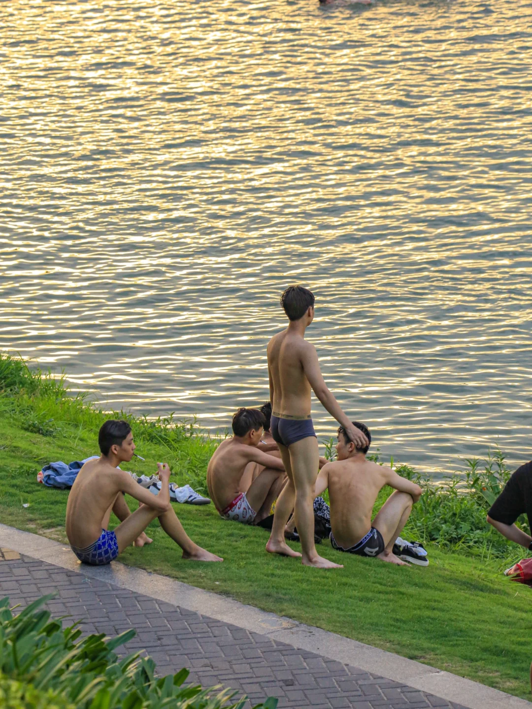 南宁本地人的松弛感在邕江这一刻具像化～