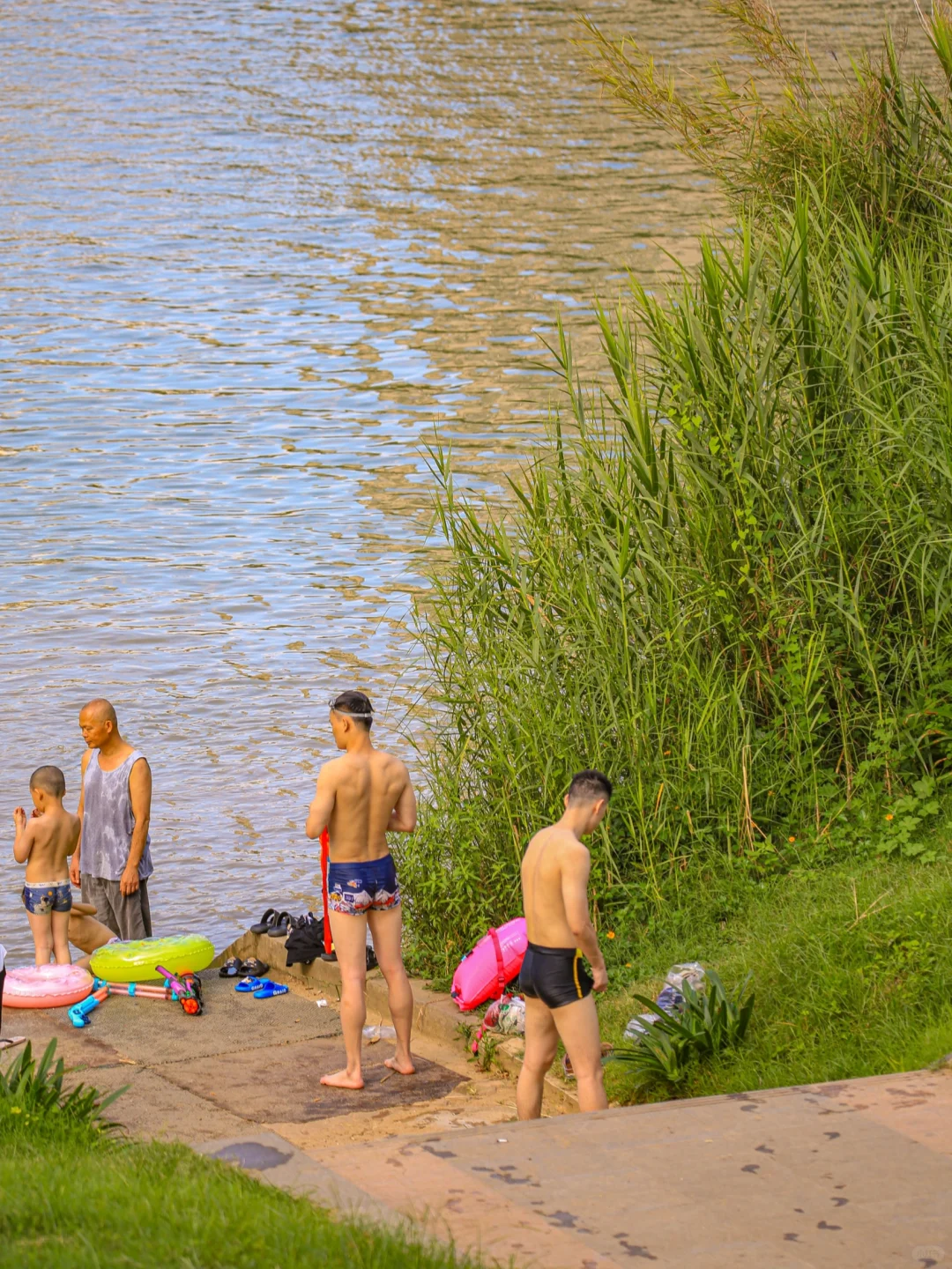 南宁本地人的松弛感在邕江这一刻具像化～