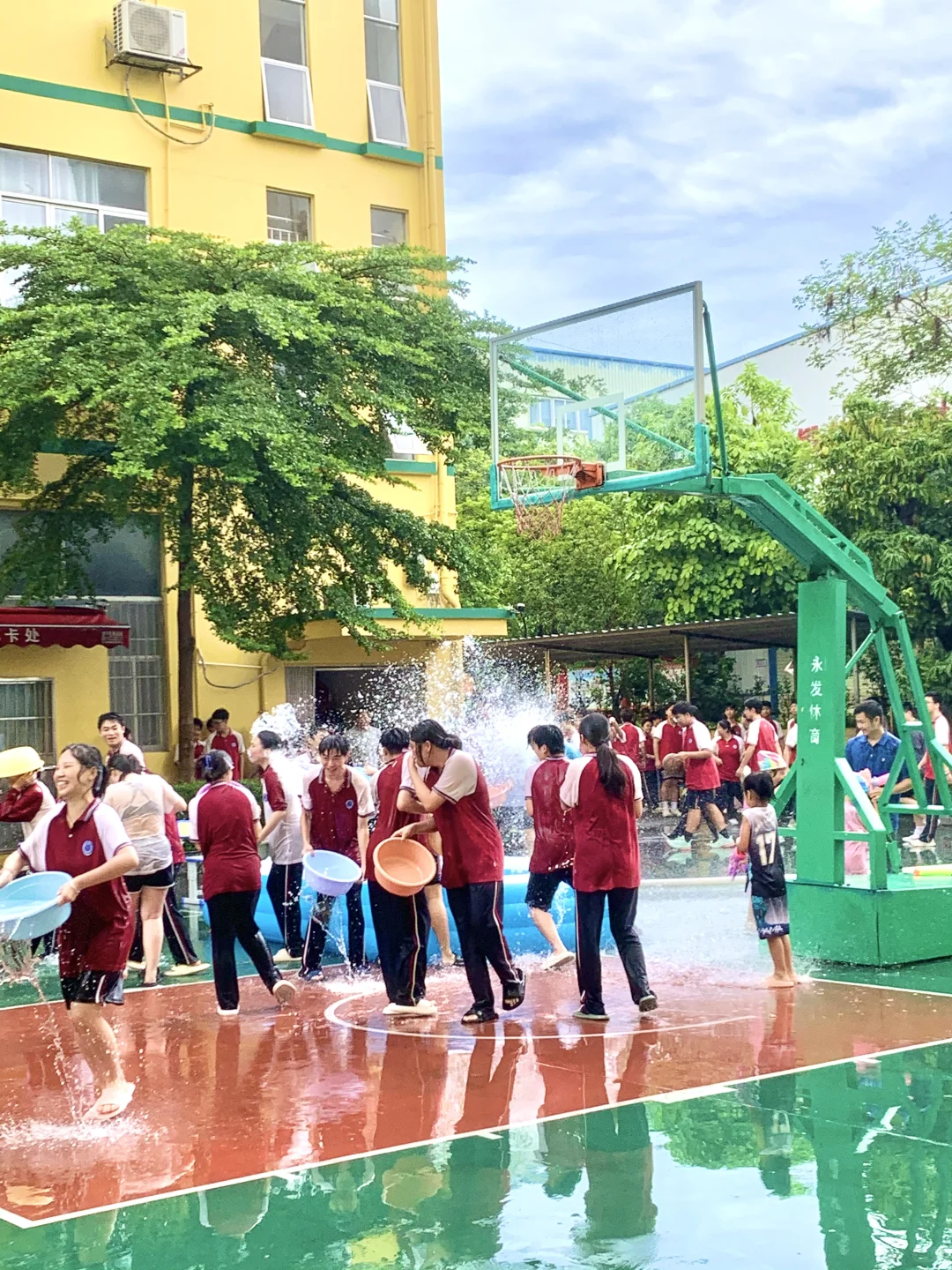 南宁这所学校怎么这样啊！！……