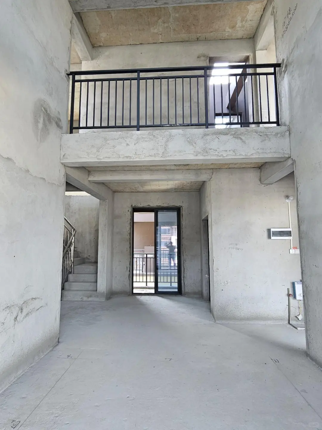 南宁地铁口，顶复楼中楼，58万出