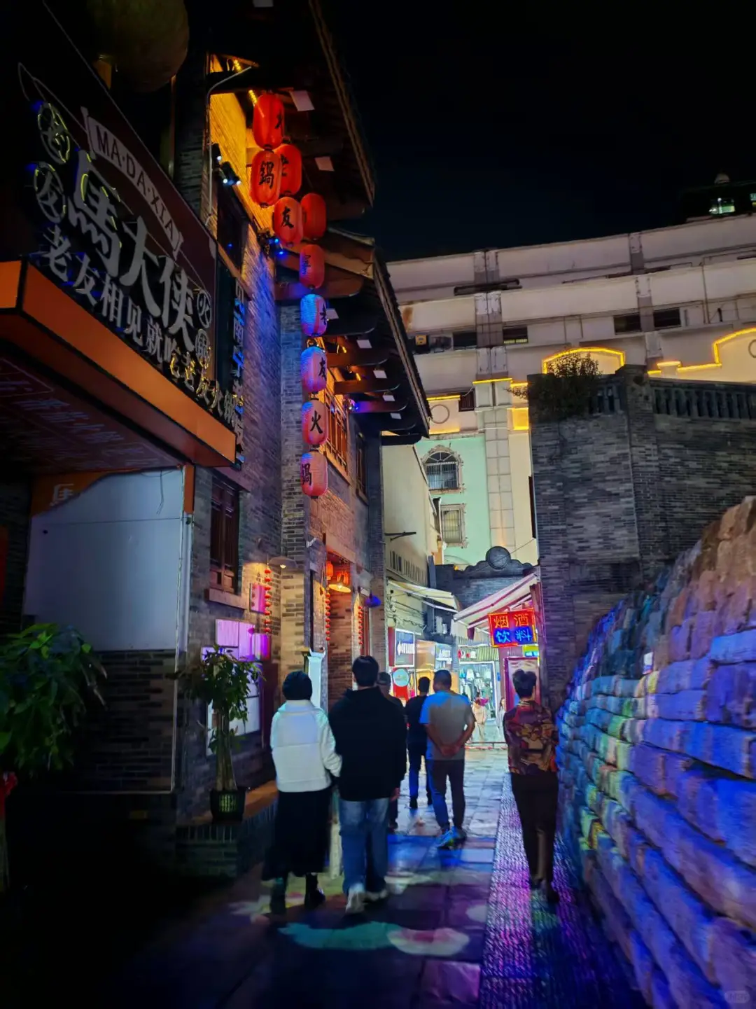 南宁市中心citywalk！三街两巷逛吃攻略太香