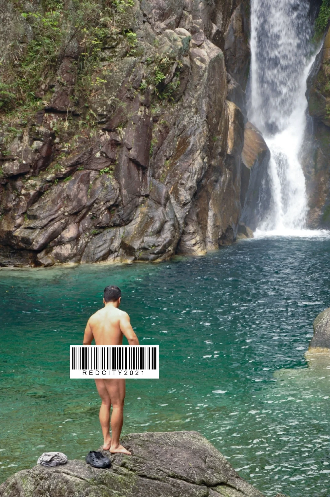 柳州｜在没人的玻璃水瀑布撒欢