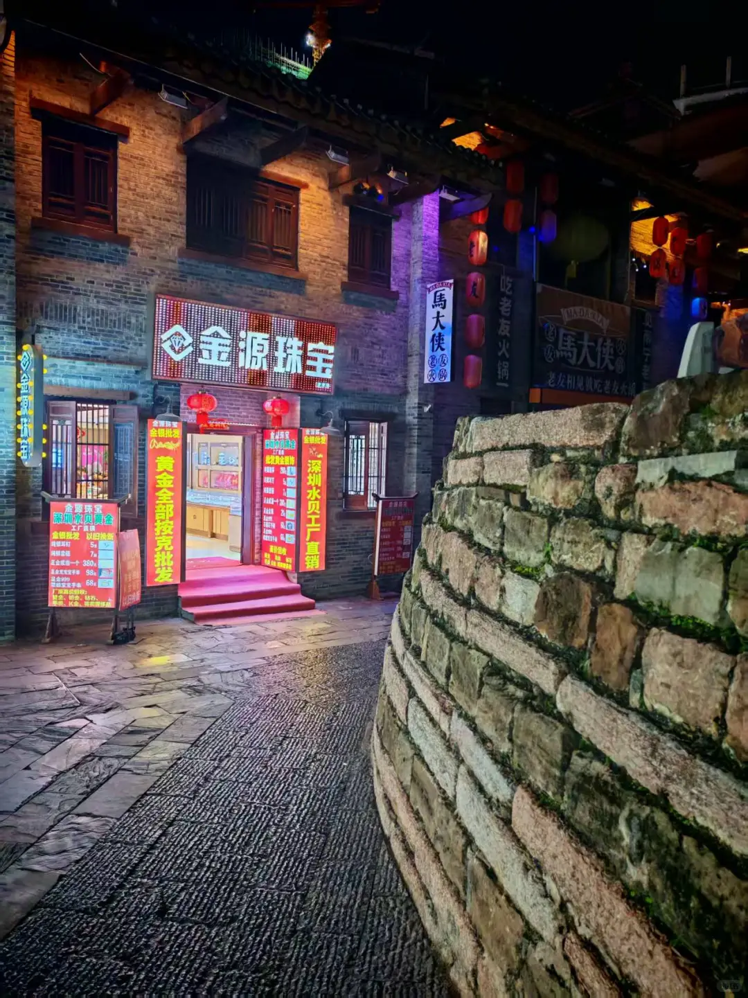 南宁市中心citywalk！三街两巷逛吃攻略太香