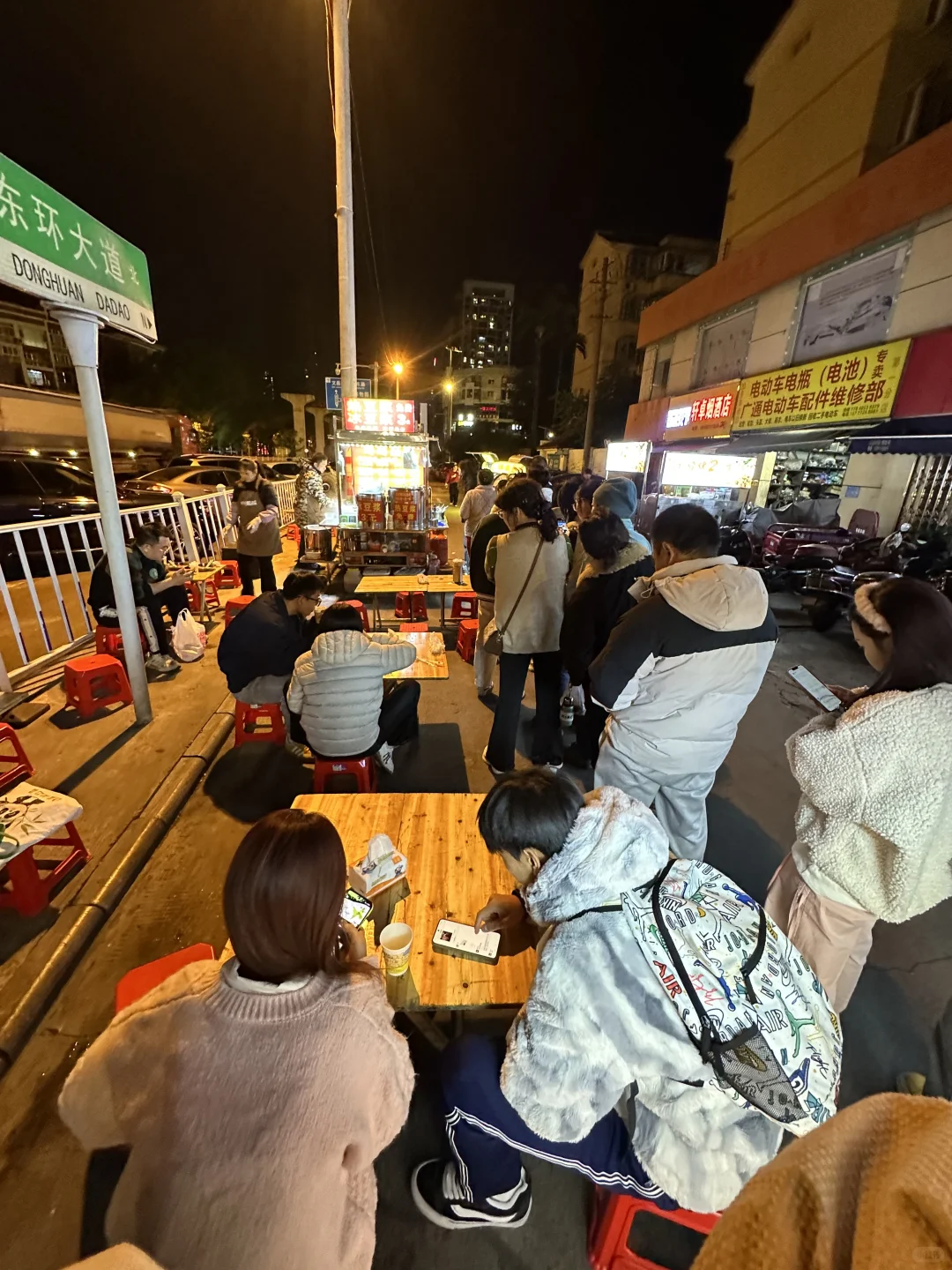 柳州…晚上9点才出摊的小破摊摊！！！绝了