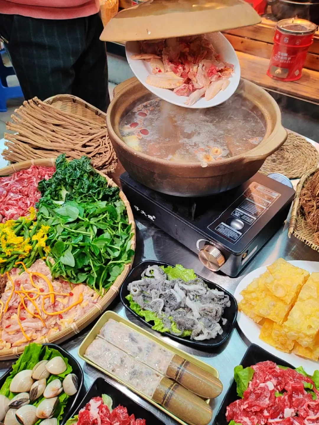 此店吃商极高！一下车就被柳州鸡煲圈粉了