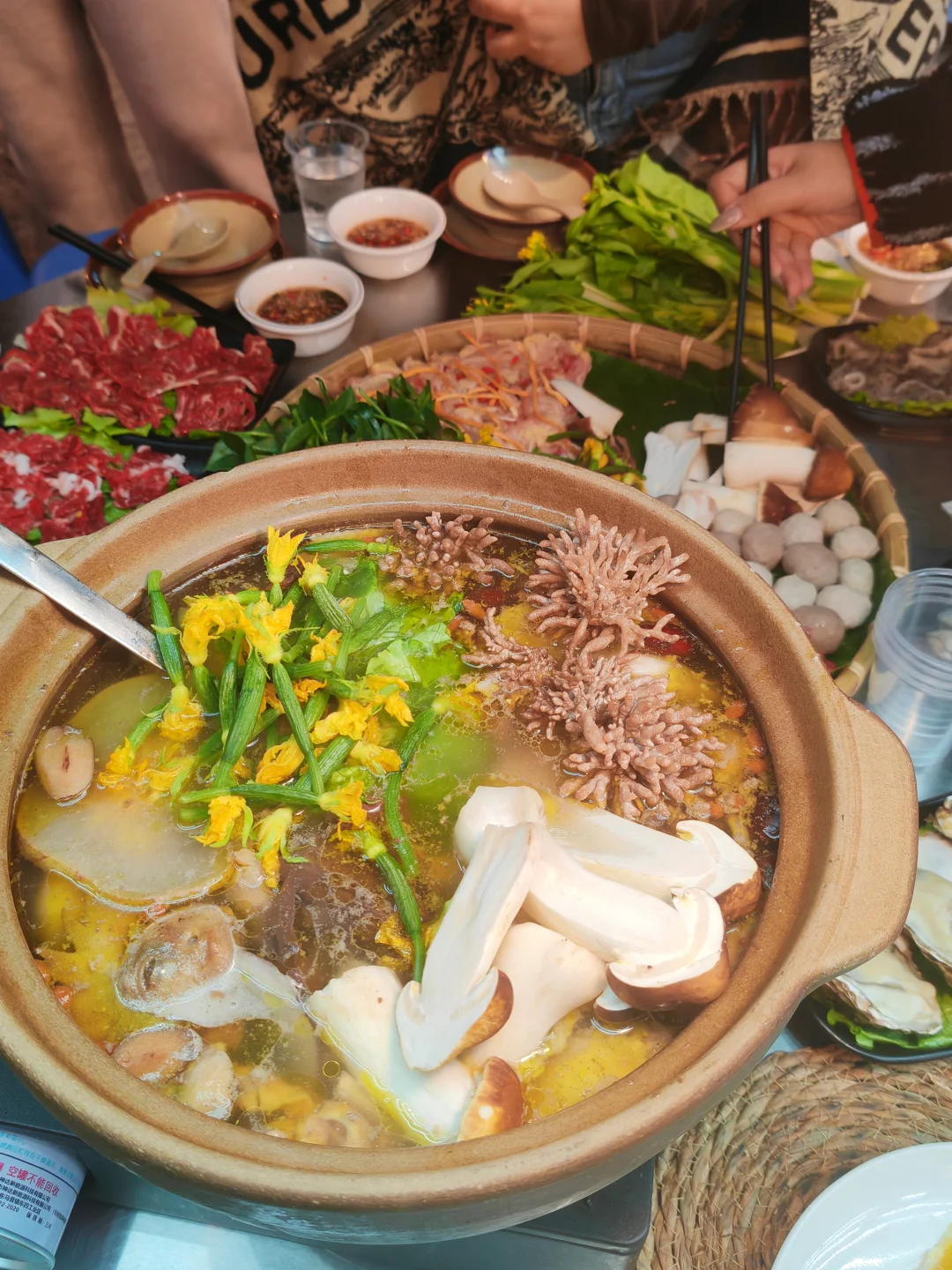 此店吃商极高！一下车就被柳州鸡煲圈粉了