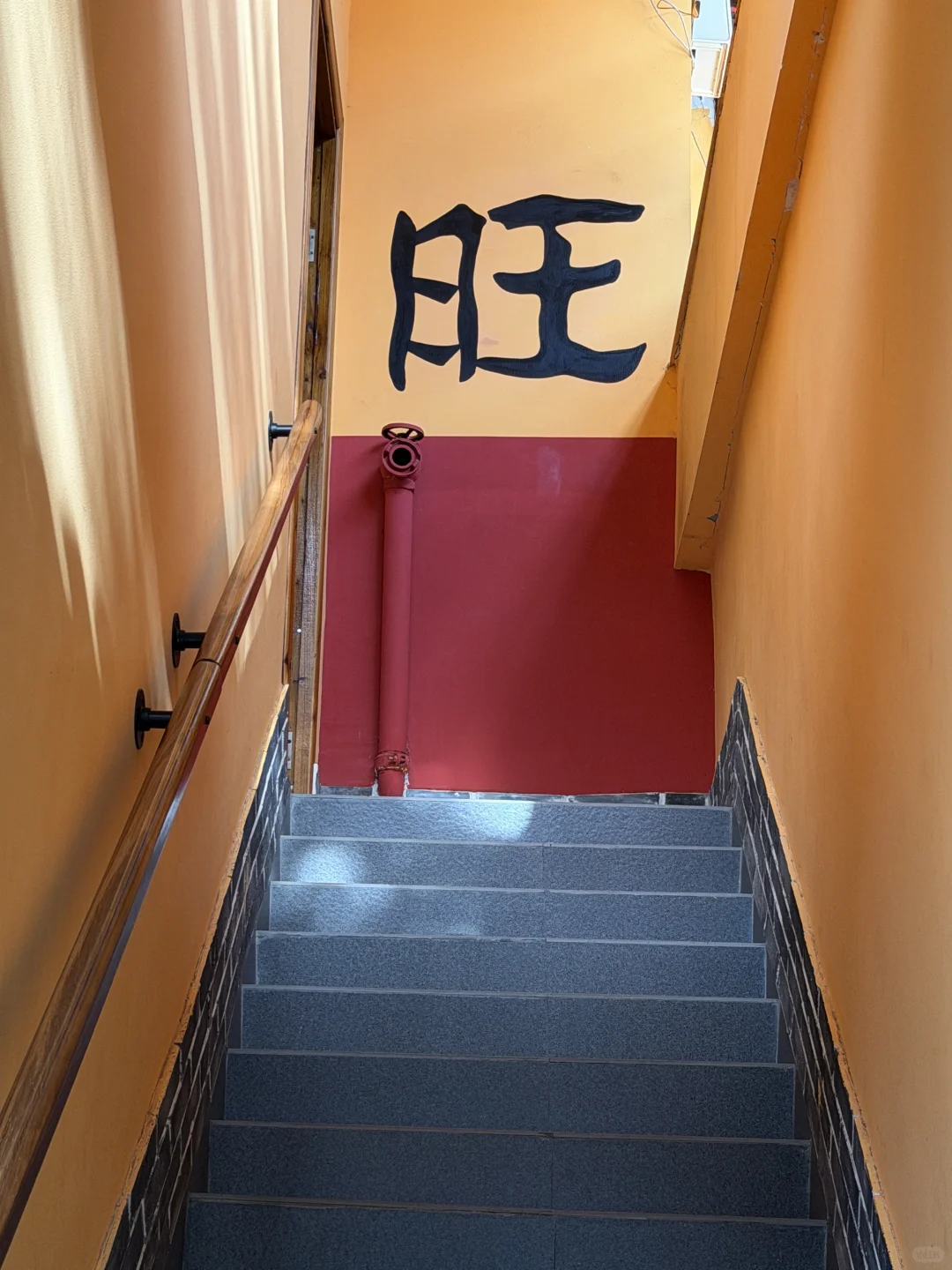 🇨🇳柳州最正的中国红在西来古寺旁的来来居