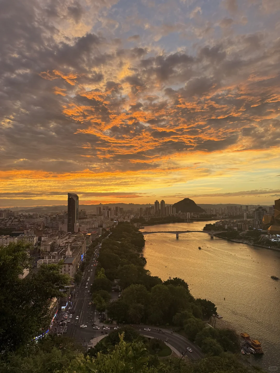 是谁发现了柳州看日落小众位置⛰️！10月5实况