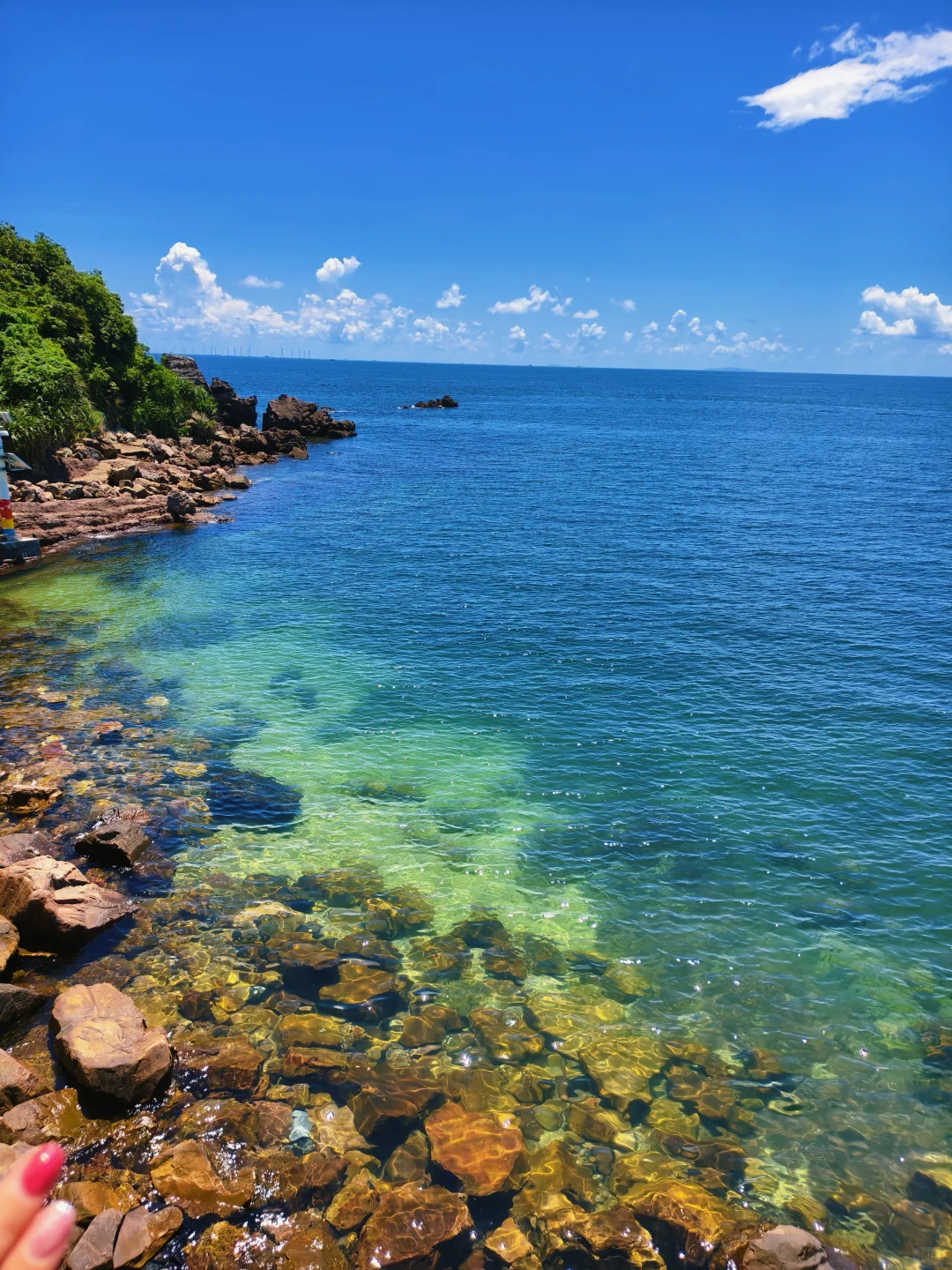 防城港怪石滩，你敢信这大片湛蓝是真的啊