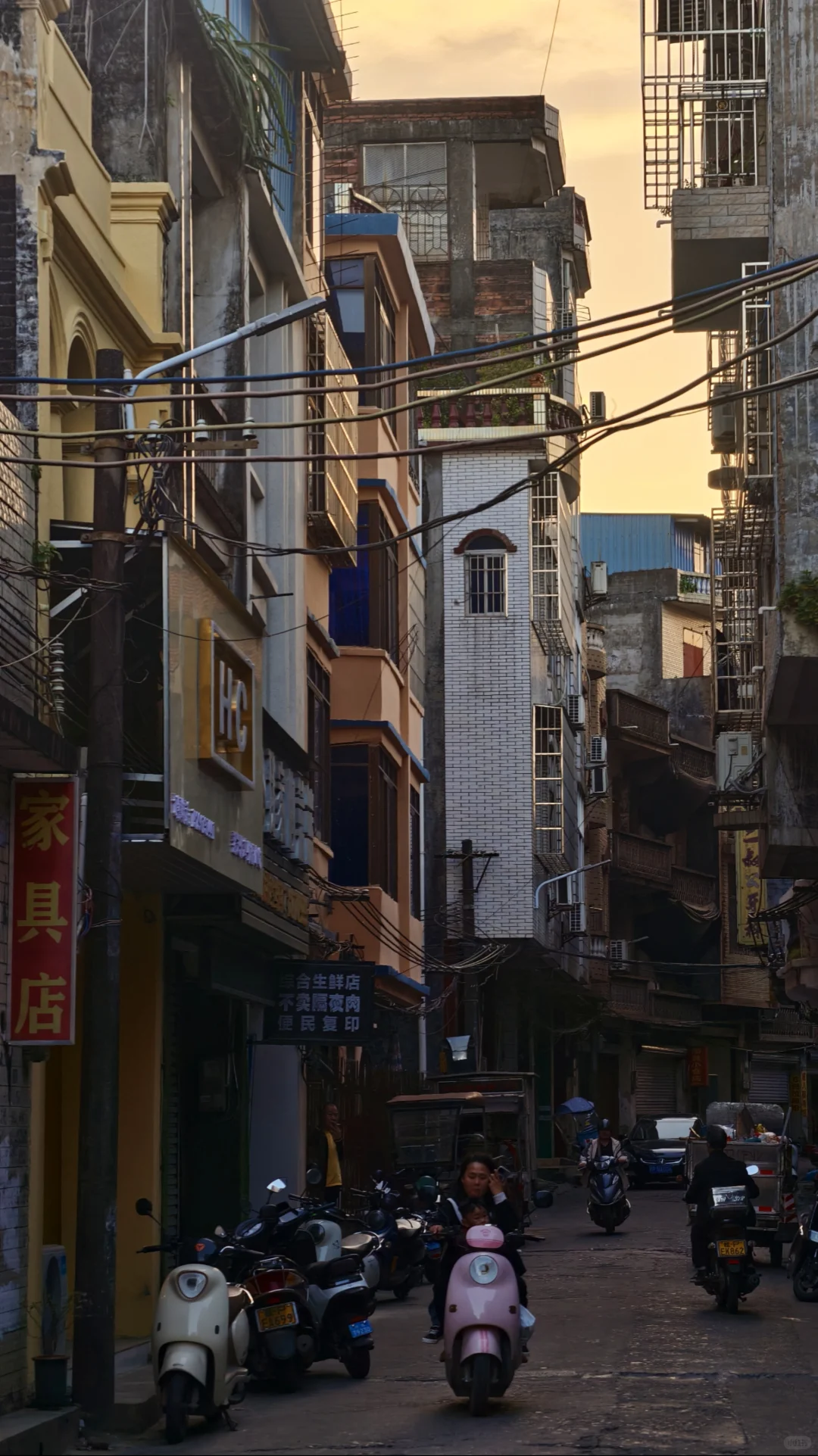 防城港丨边境小城的老街与大海