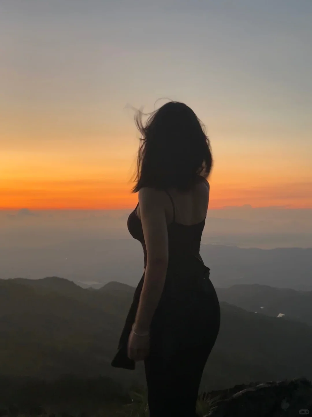 170女生爬山搭子