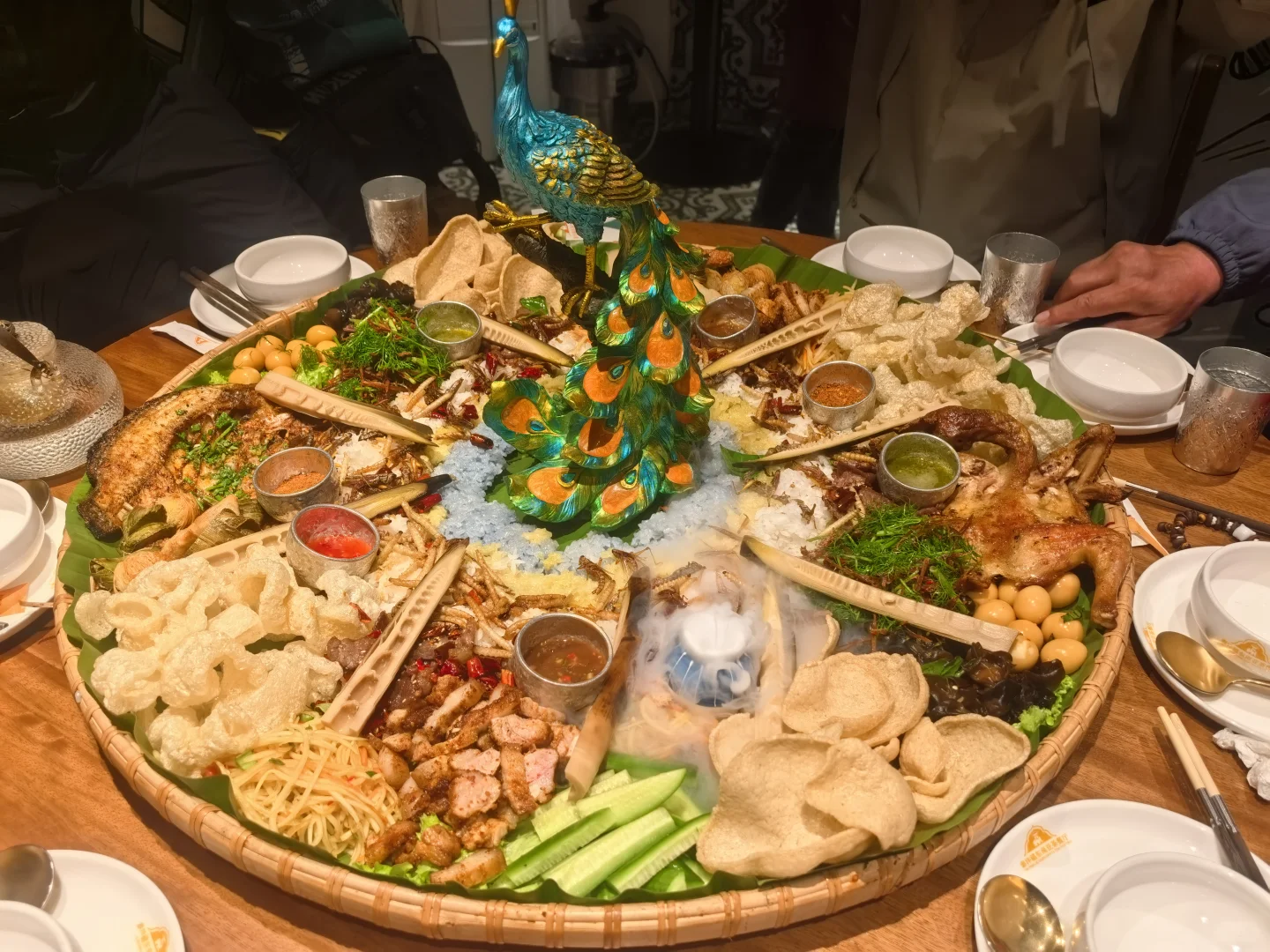 穿着申花跑马-出发！上合昆明