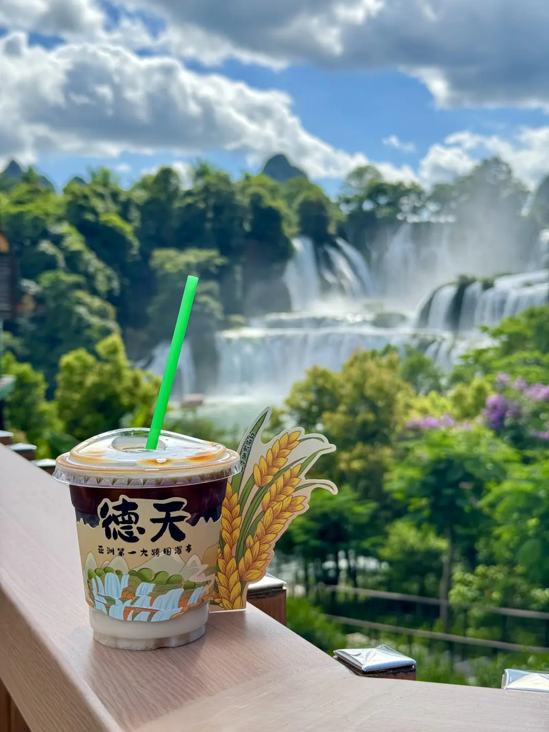 带娃赶海追粉海豚🐬娃玩的不想回家😂