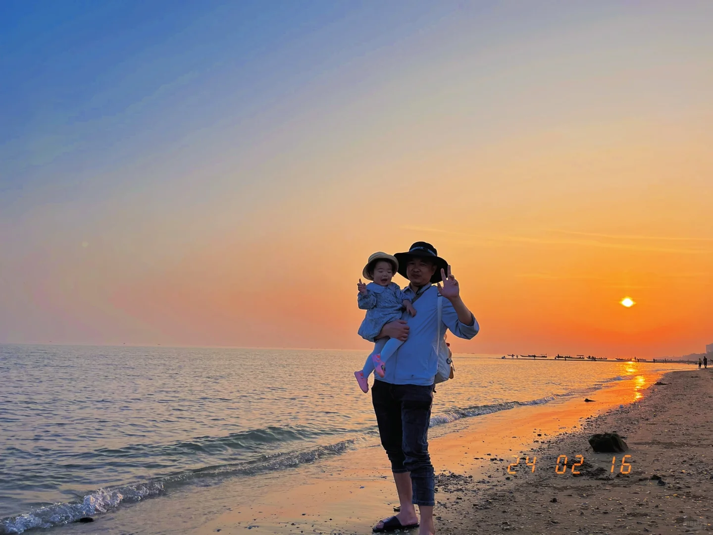 防城港捡贝壳🐚捡到腰直不起来🤪