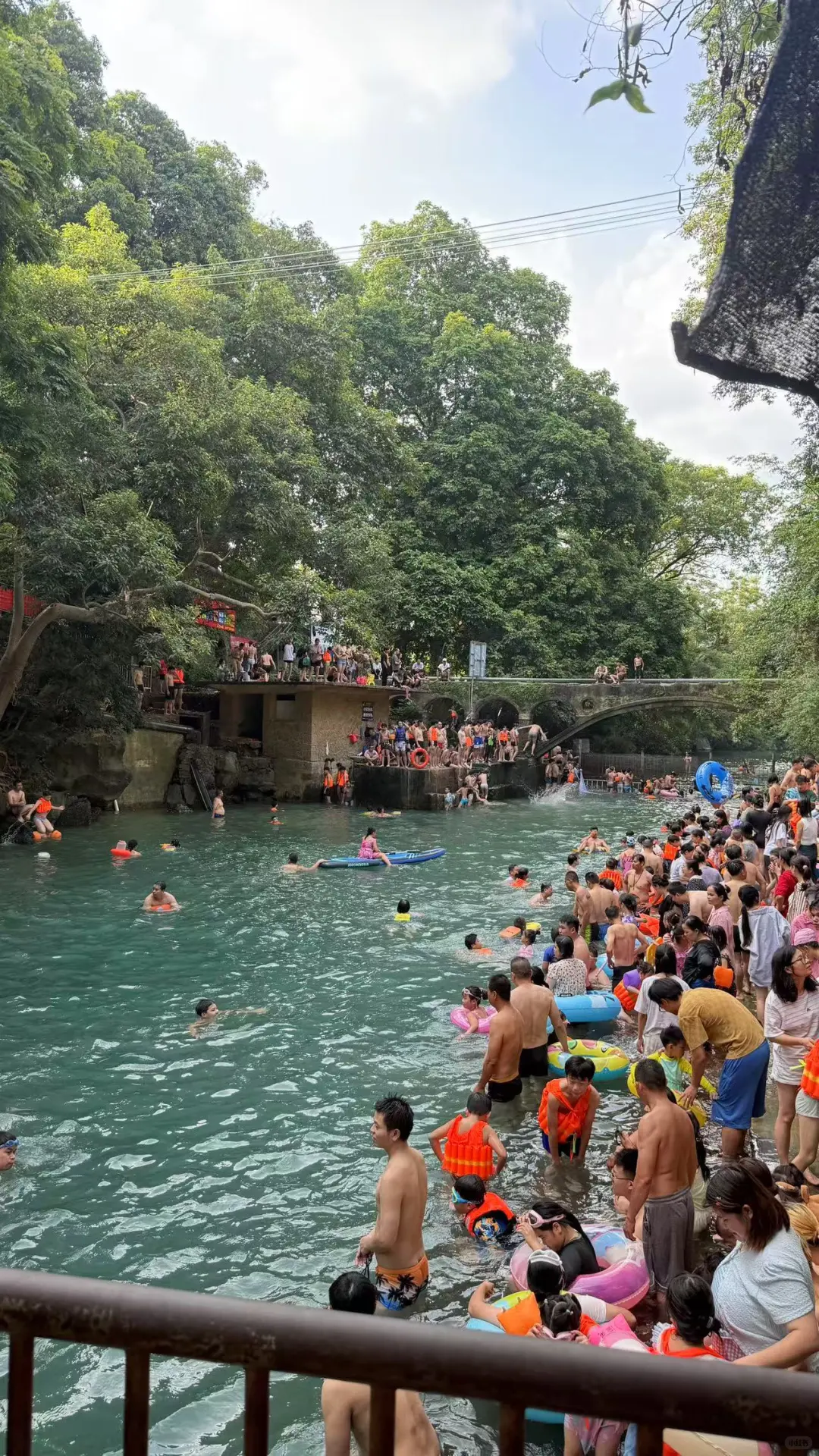 这灵水，真的值得！瀑布跳水🏊🏻‍♂️