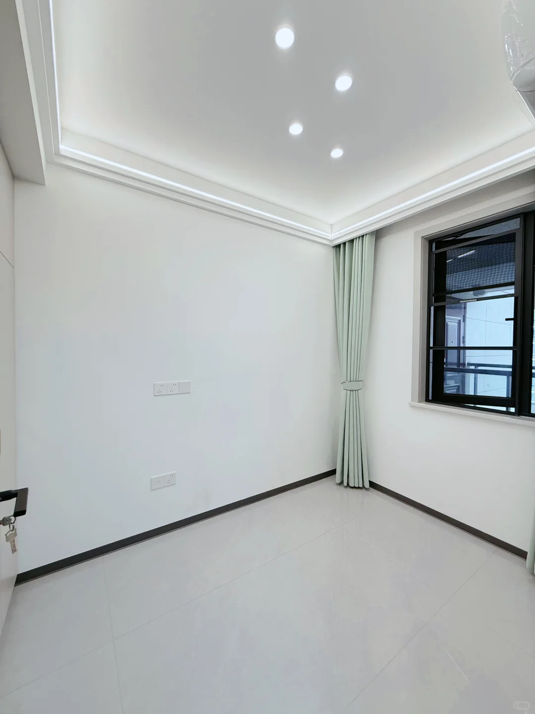 南宁市区，地铁口3房，40万带车位，业主急出