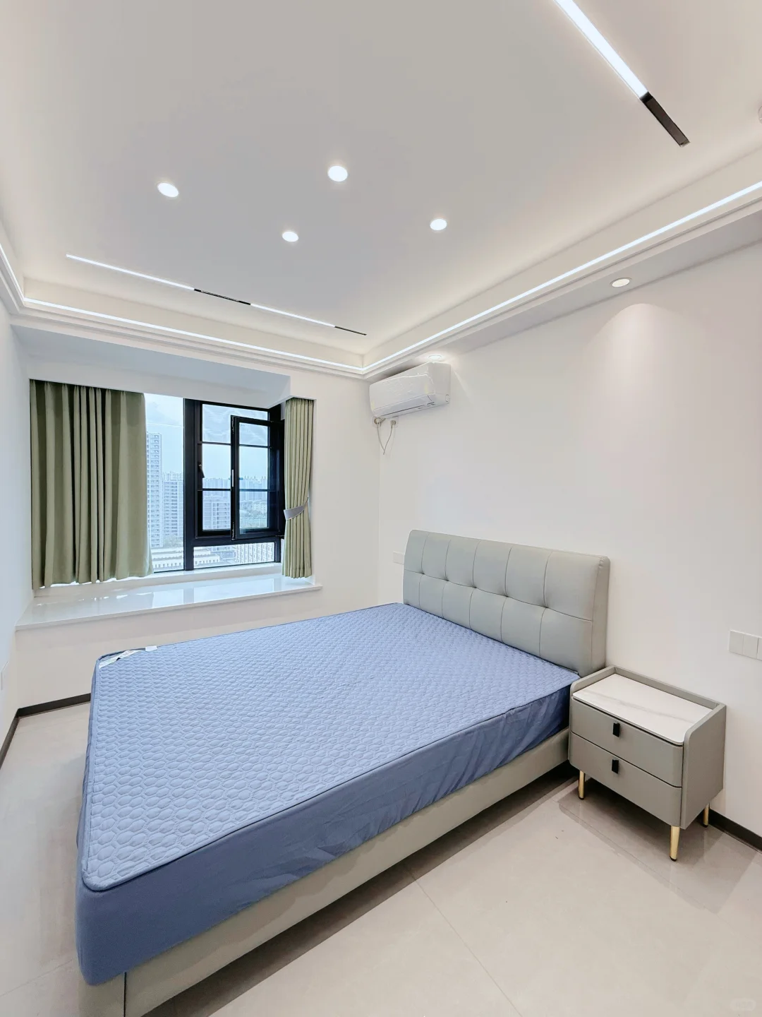 南宁市区，地铁口3房，40万带车位，业主急出