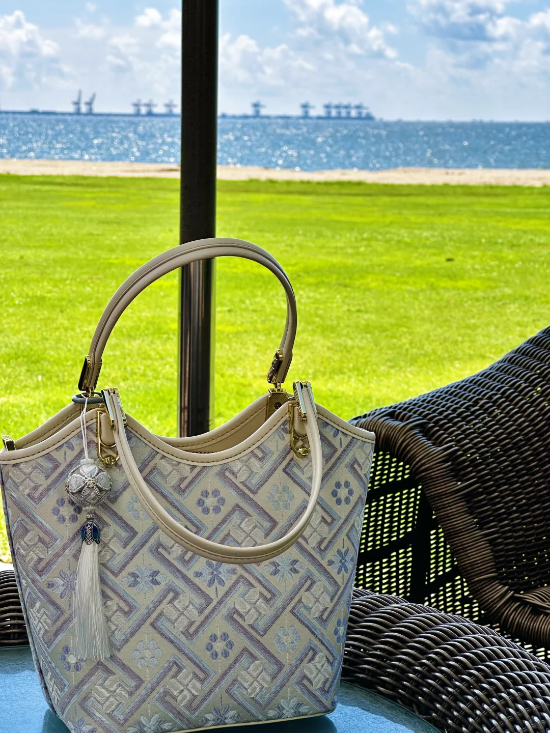 壮锦很美，广西的海也是