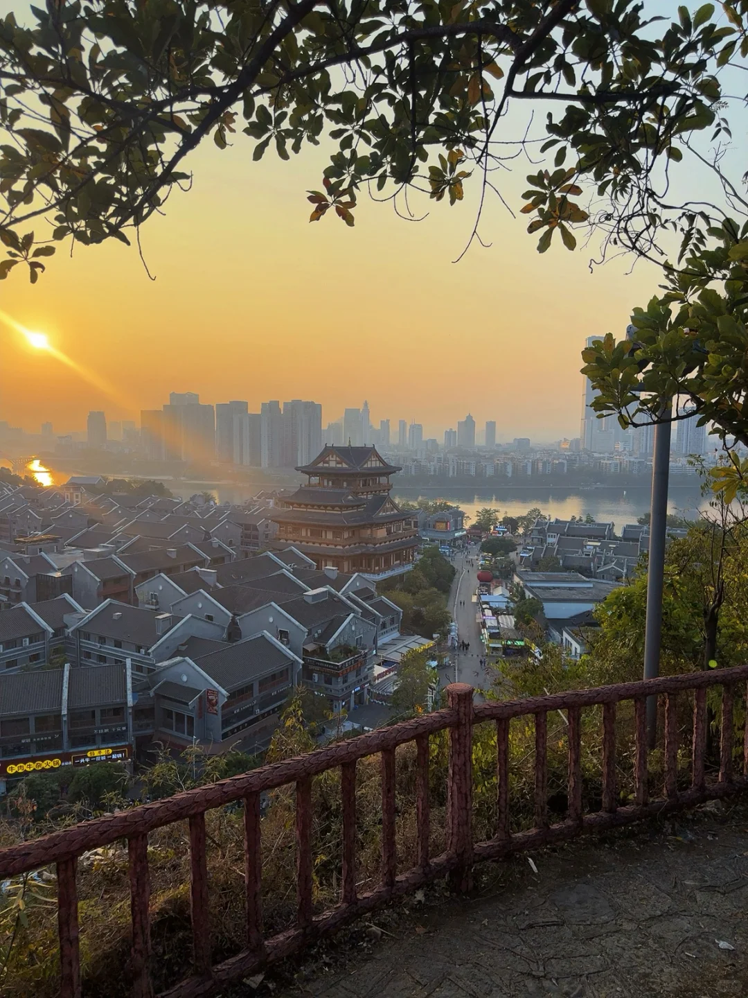 柳州/这里超适合看日落的～～