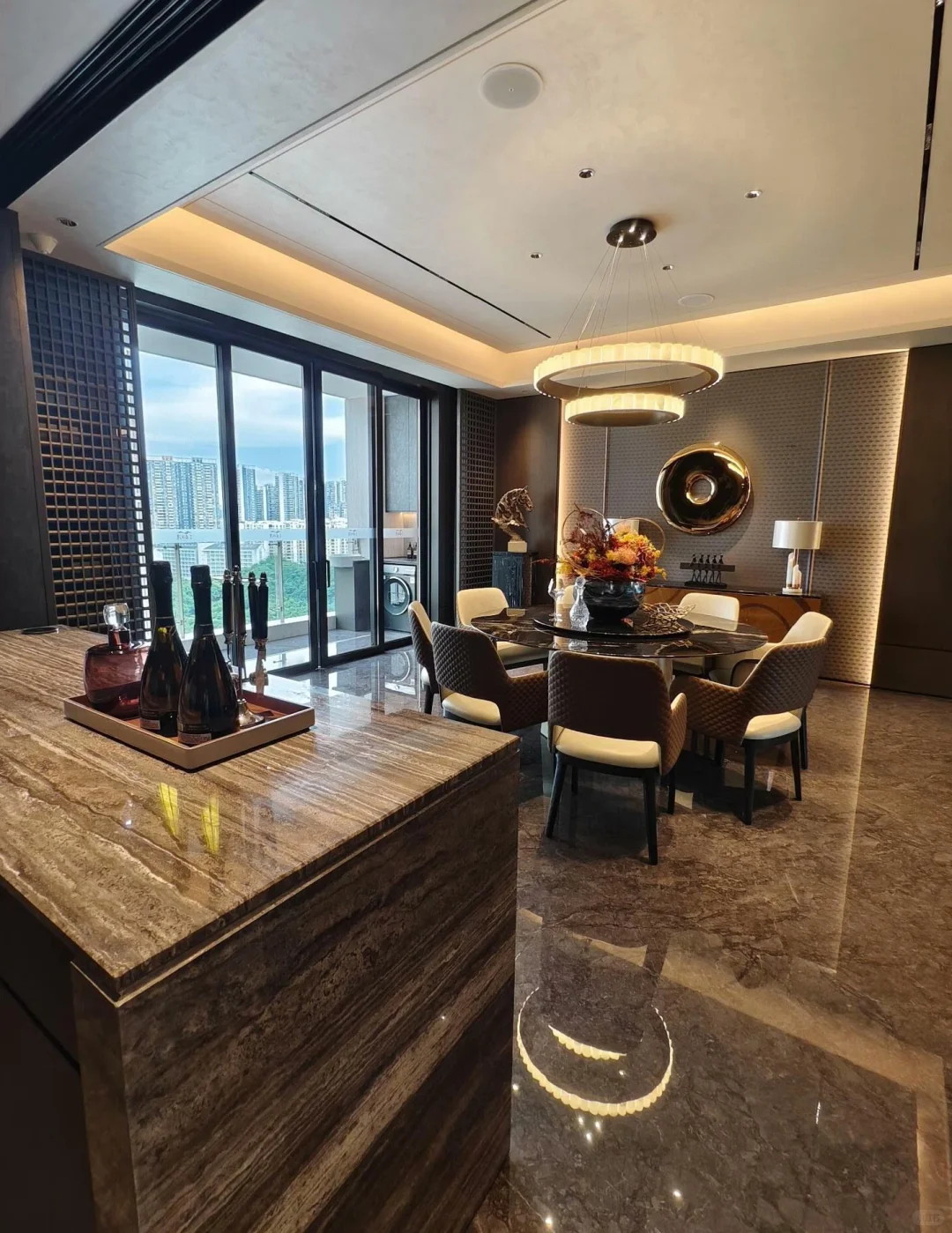 闭眼冲！420万上车246平江景大平层