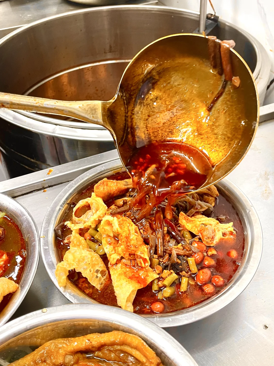 柳州…感谢本地人带路才能找到的老牌螺蛳粉…