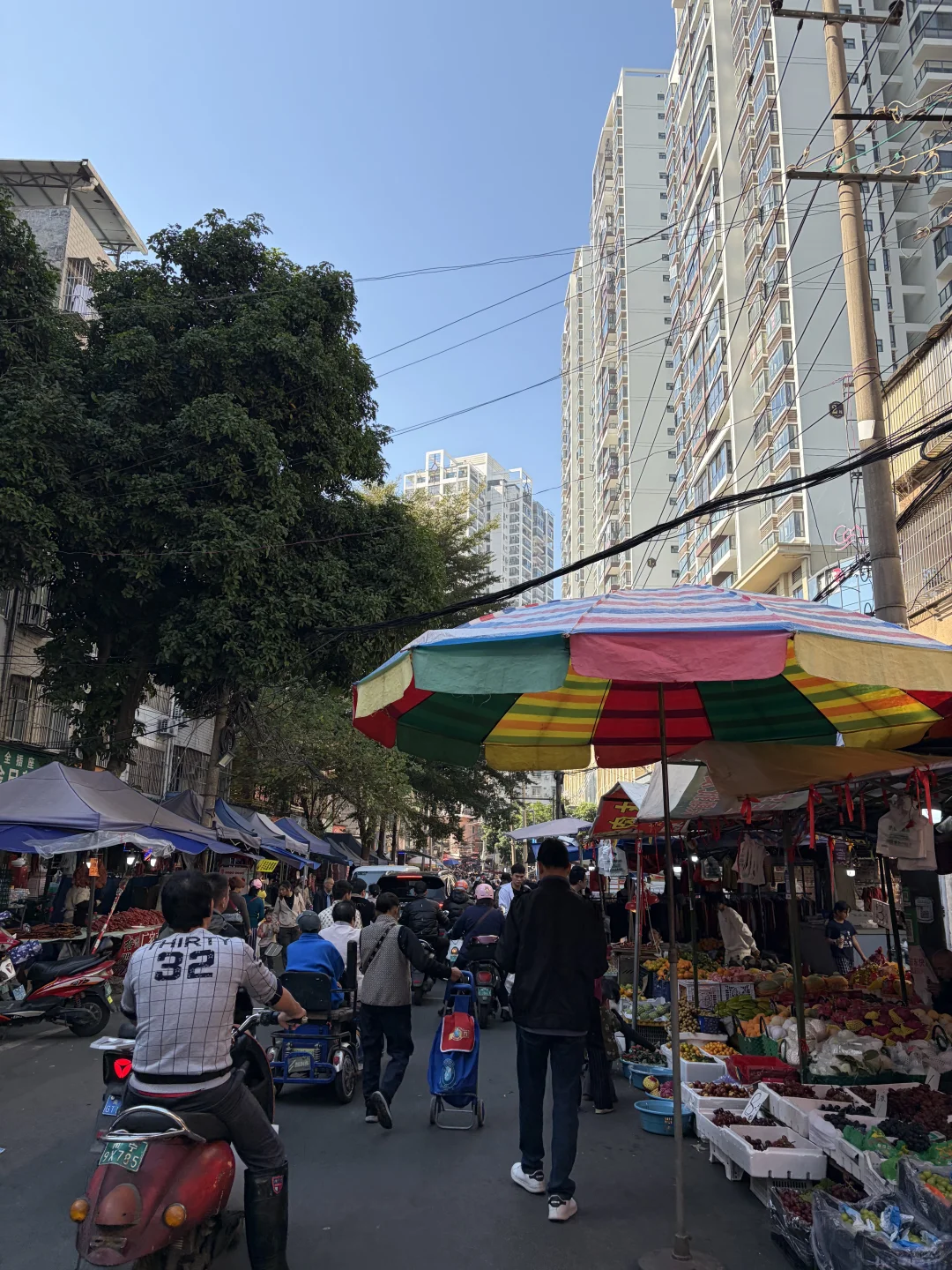 广西南宁本地11月29日天气和穿搭如图