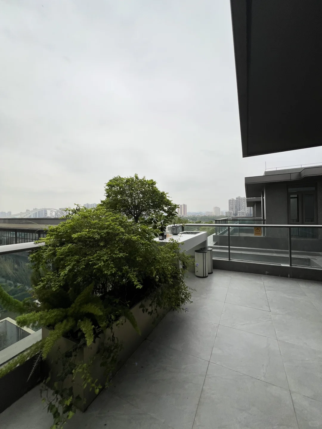 南宁邕江旁199万别墅合院，143平共6层