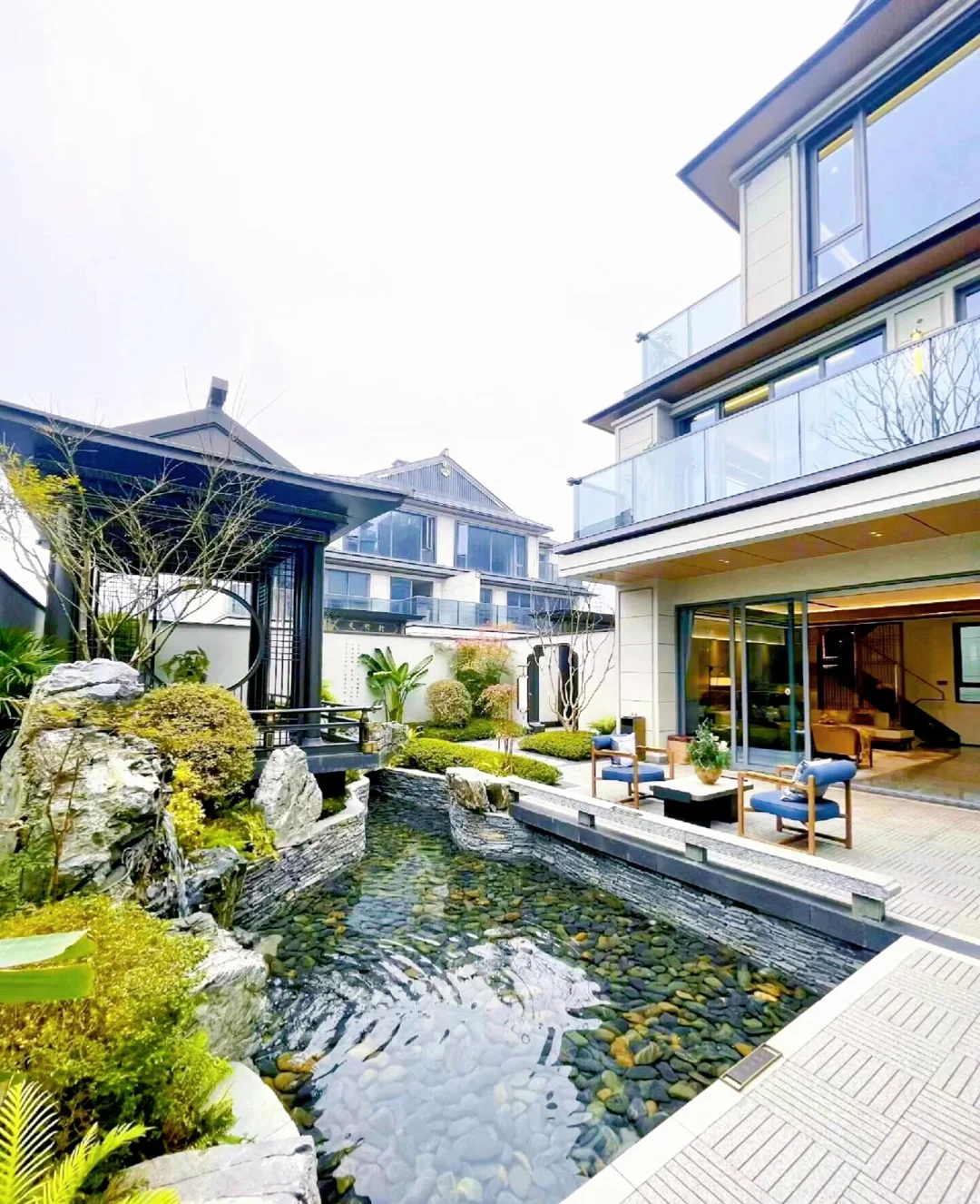 出售南宁原价420万一套别墅，现价155万出售