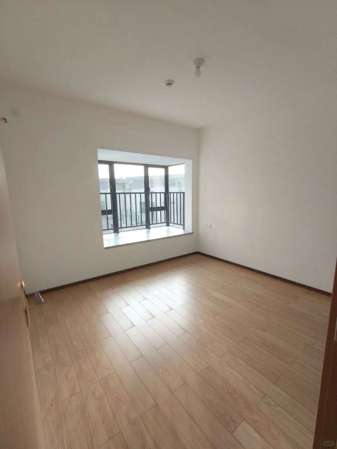 南宁精装四房，总价73万，精装4房