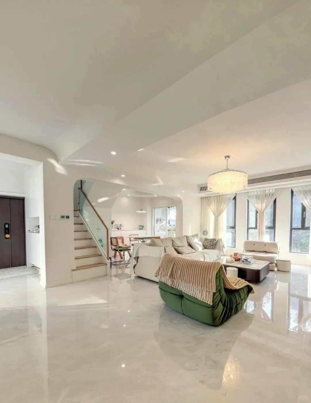 总部基地140平顶复楼中楼110万