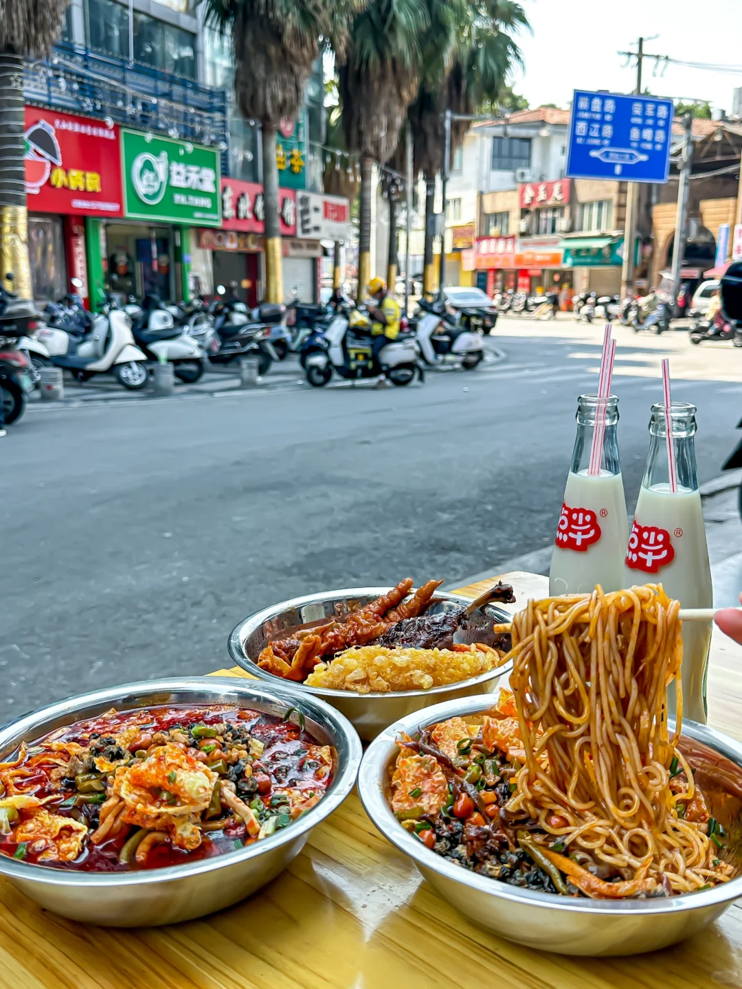 来柳州第一件事！下动车直奔这家螺蛳粉