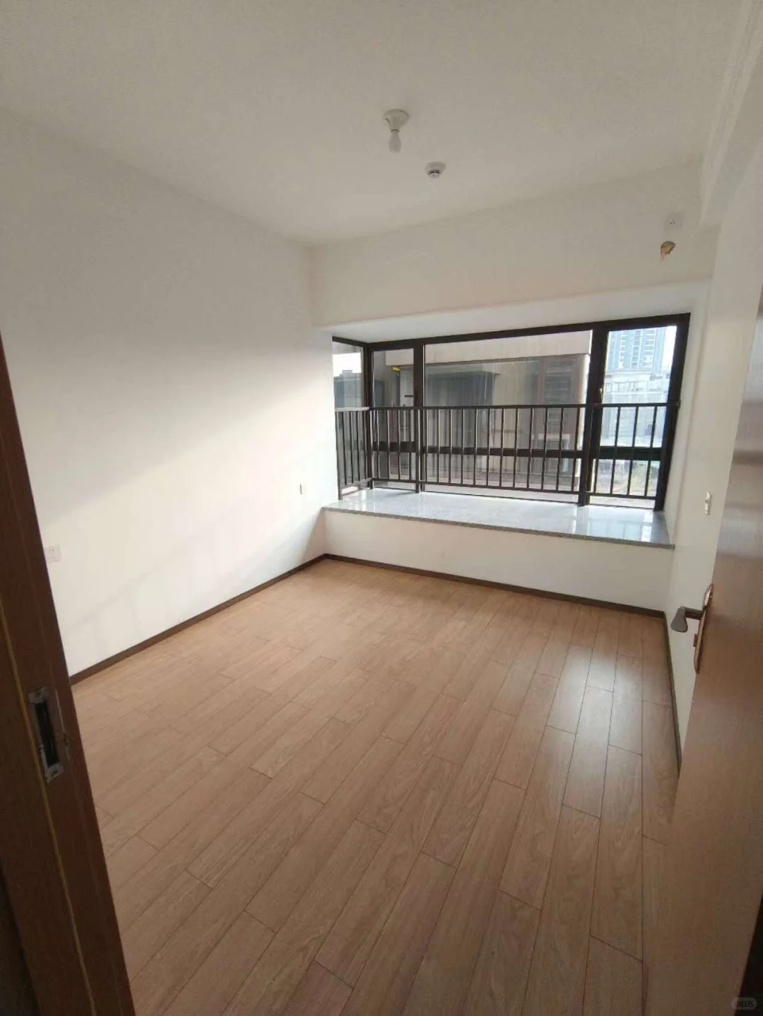 南宁精装四房，总价73万，精装4房