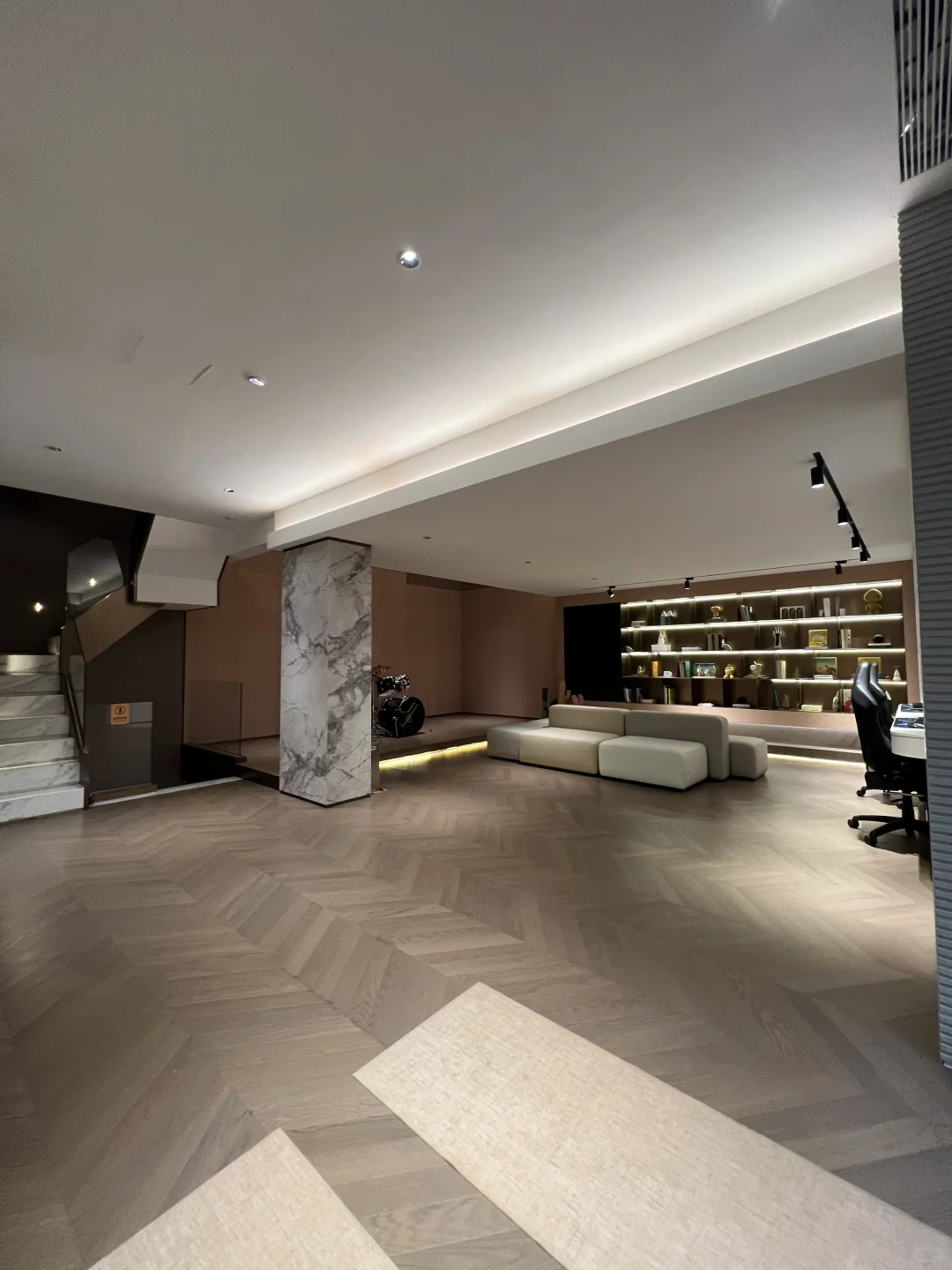 南宁邕江旁199万别墅合院，143平共6层