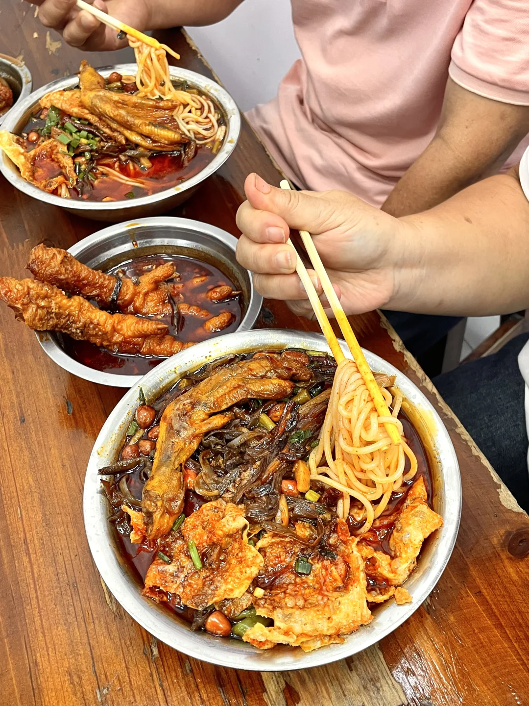 柳州…感谢本地人带路才能找到的老牌螺蛳粉…