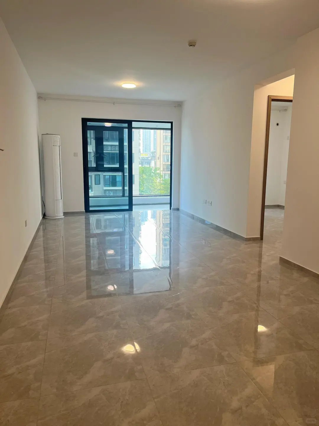 五象➕14中双学区房，之前卖2万，现在卖1.1万