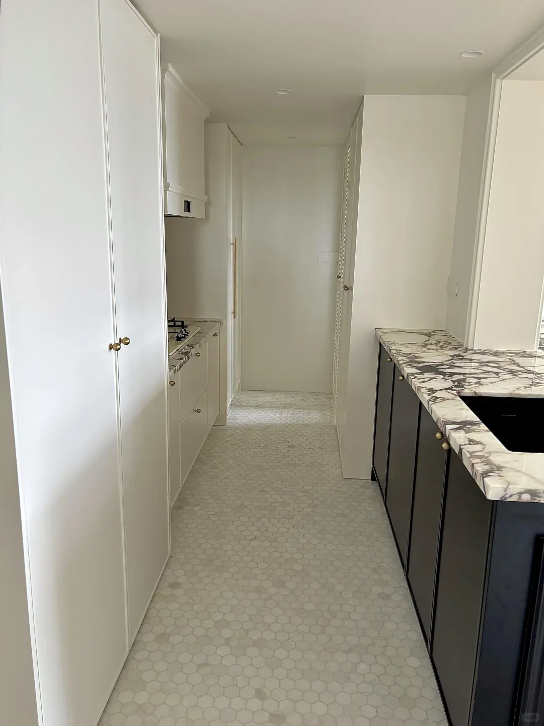 青秀区原价125万，现83万出售法式精装3房