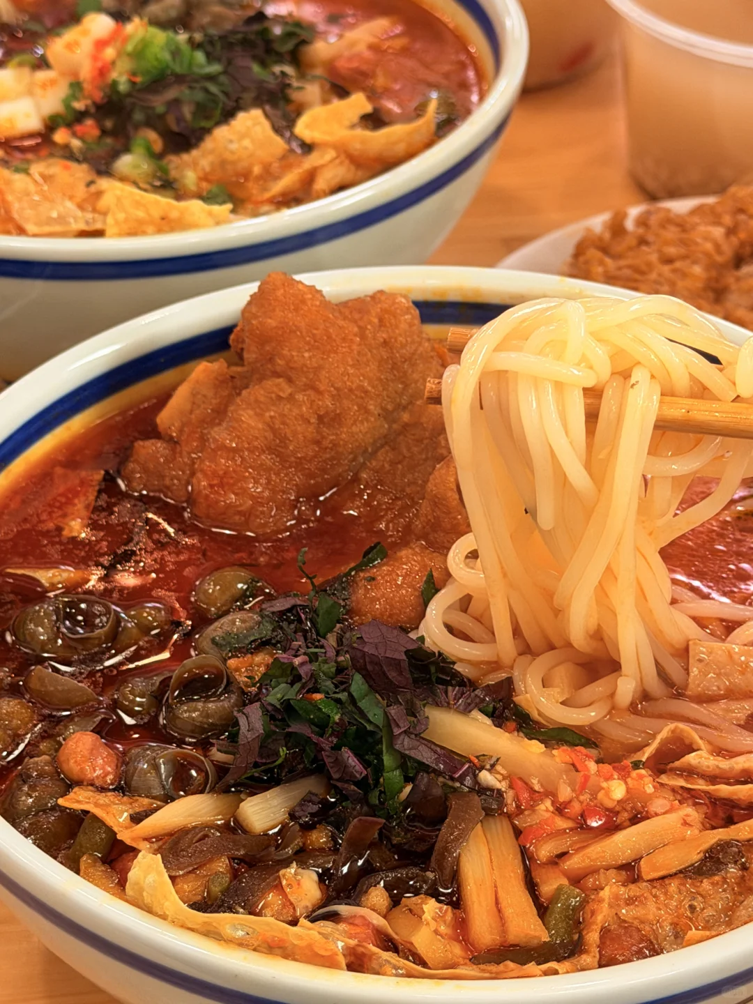 郑州竟然藏着跟柳州一模一样的美食！！😭